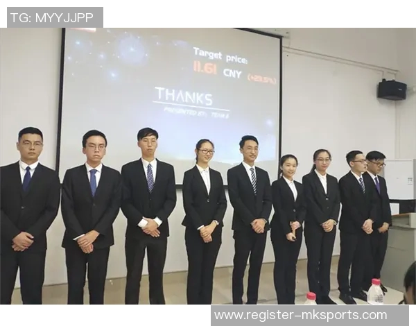 上海羽毛球队在锦标赛中的团队协作表现分析与点评