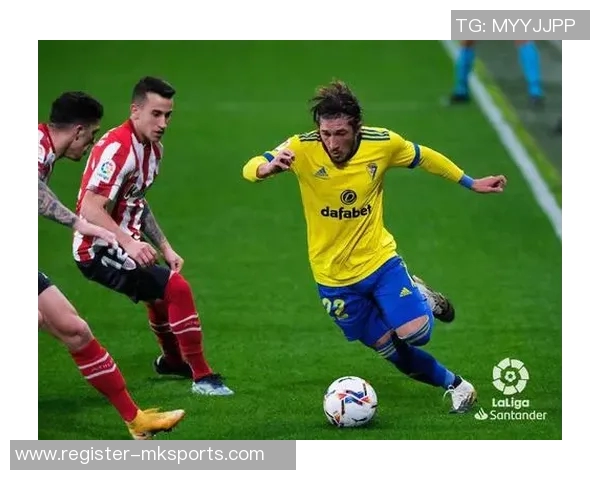 西安足球队以77分领跑欧冠足球联赛积分榜展现强劲实力